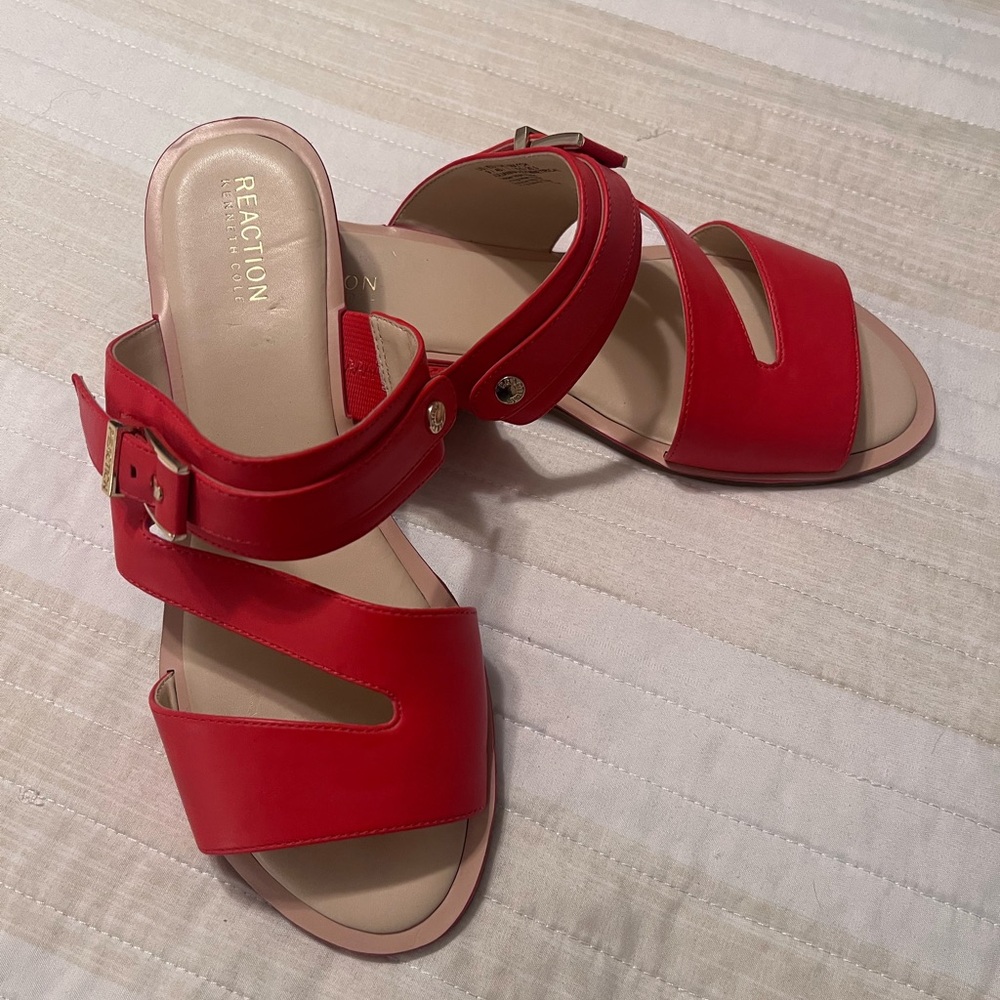 Kenneth Cole Reaction Red Casual Sandals - Picture 3 of 8